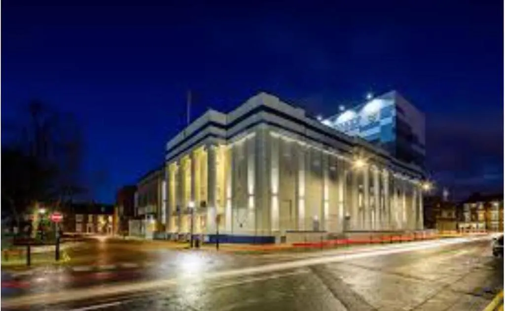 City Centre Luxury Triplex Apartment Sleeps 7 Kingston upon Hull