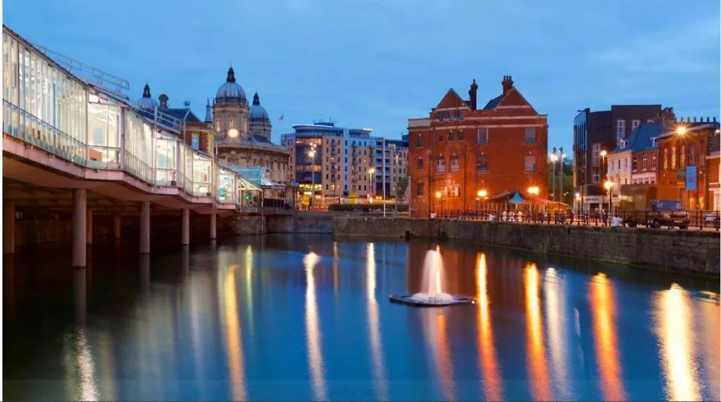 City Centre Luxury Triplex Apartment Sleeps 7 Kingston upon Hull